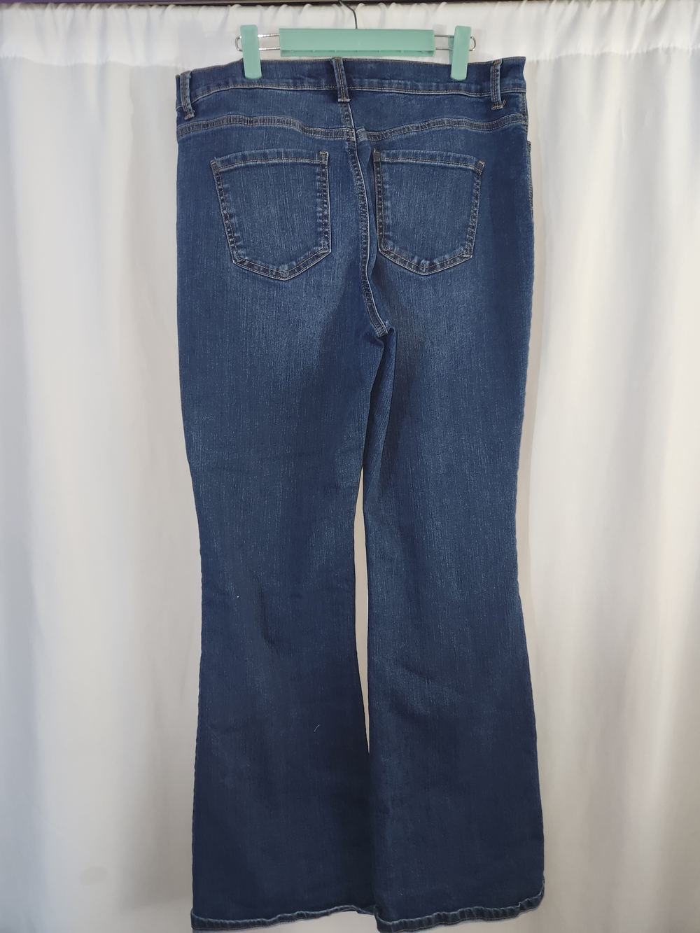 Gloria Vanderbilt Dark Blue Flare Jeans #flattering #western #retro-inspired